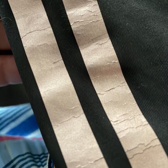 Beach Riot Black Leggings Rose Gold Side Stripes - Picture 9 of 10